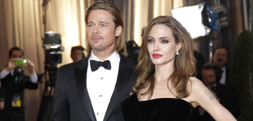 Angelina a Brad nemají před dětmi tajnosti.