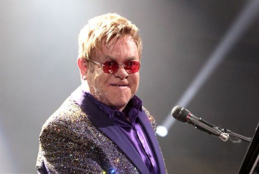 Elton John byl pořádně naštvaný.