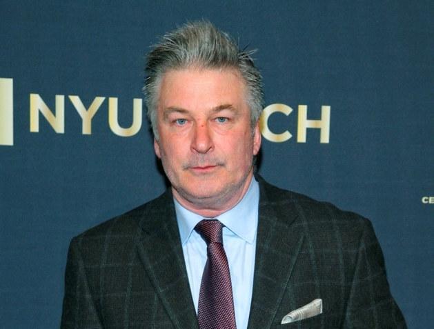 Alec Baldwin moderoval předávání cen Fragrance Foundation, rýpnul si do Leonarda DiCapria.