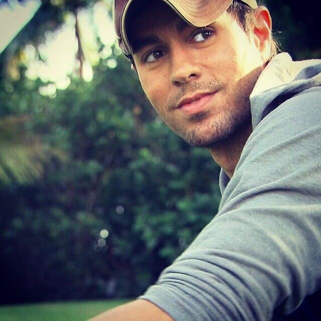 Enrique Iglesias.