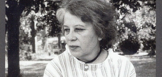 V 89 letech zemřela spisovatelka a ilustrátorka pohádkových knížek Olga Hejná (na snímku z roku 1982).