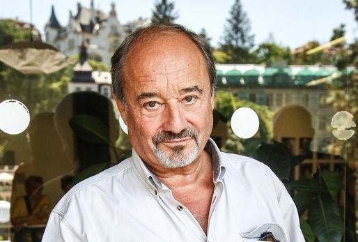 Část svého dětství strávil v dětském domově charismatický herec, který o svém soukromí téměř nemluví. Viktor Preiss v minulosti prozradil, že v ústavu skončil kvůli rozvodu rodičů. Ti se nedokázali dohodnout, kdo o něj bude pečovat. Proto jej soudkyně předala do ústavní péče. Během svého života vystřídal několik zařízení, a dokonce si i později vyzkoušel práci vychovatele.