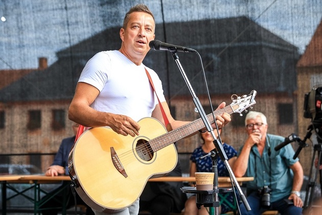 Petr Bende se narodil nedaleko. 