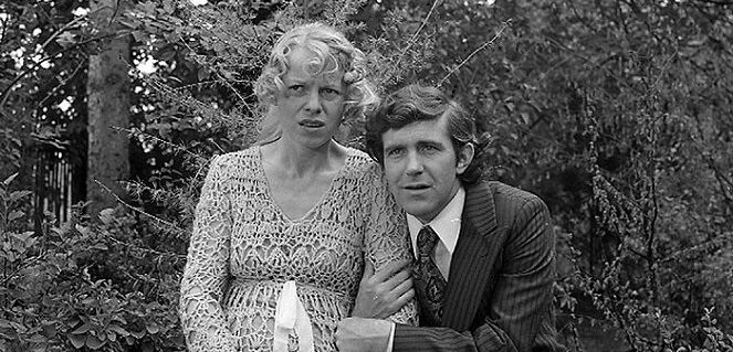 Scénář sympaticky ztřeštěné kriminálky napsal Zdeněk Podskalský.