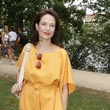 Herečka Tereza Kostková, jedna z nejkultivovanějších tváří českého showbyznysu, slaví 14. června kulaté padesátiny. K narozeninám jí jistě poblahopřeje její manžel, režisér a scenárista Jakub Nvota, i její syn Antonín Kracik. Zdali se ke gratulacím připojí i její první manžel a otec jejího syna Petr Kracik, to je ve hvězdách. Jejich vztah však patřil mezi ty vášnivé a spalující. Poznali se už v devadesátých letech, ale ke svatbě došlo až v roce 2006, když byla Kostková těhotná. Zatímco pro herečku to byla první svatba, Kracik stál před oltářem potřetí. Manželství už v roce 2013 dostihla krize a žili odděleně. Nebyl v tom prý ale nikdo třetí. Mráčky se zanedlouho rozplynuly a dvojice se objevila bok po boku ve společnosti. Nakonec se ale vztah nepodařilo zachránit a došlo k rozvodu. V roce 2018 se Kostková tajně provdala za Jakuba Nvotu. I v souvislosti s jejím druhým manželstvím se tu a tam objeví spekulace o krizi. Nic však nenasvědčuje tomu, že by měl jejich vztah trhliny. A jestliže má, oba to dokonale tají. 