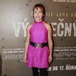  Tatiana Dyková patří mezi nejúspěšnější české herečky a 13. července ji čekají 48. narozeniny. O jejích oslavách se na sociálních sítích nedozvíte, protože je Tatiana Dyková nepoužívá, a to ani k sebeprezentaci v rámci své profese. Tu by také klidně ihned vyměnila za jinou. "Teď se mě někdo ptal, jestli bych si v příštím životě zvolila jiné povolání. Já jsem říkala, že už bych si ho zvolila teď. To ale není nevděkem nebo tím, že bych byla znuděná. Spíš jsem opravdu nasycená. A přijde mi, že ten život strašně rychle běží a ještě bych si vyzkoušela něco jiného," svěřila se herečka v rozhovoru pro Seznam Zprávy. A skutečně už vyhlíží nový kšeft – bude předávat své zkušenosti mladým hercům. Budoucí pedagožka je také trojnásobná máma, a tak ji doma jistě čeká velká oslava společně se syny a manželem Vojtěchem Dykem.
