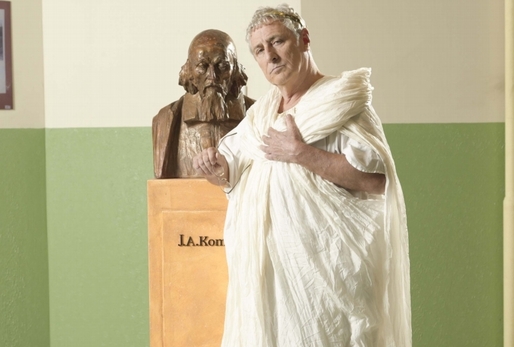 Karel Heřmánek jako Caesar.