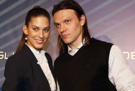 Velkou oporou je Tomáši Ujfalušimu jeho přítelkyně Aneta Vignerová.
