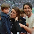 Alena Šeredová, její manžel a brankář Gianluigi Buffon a jejich děti.