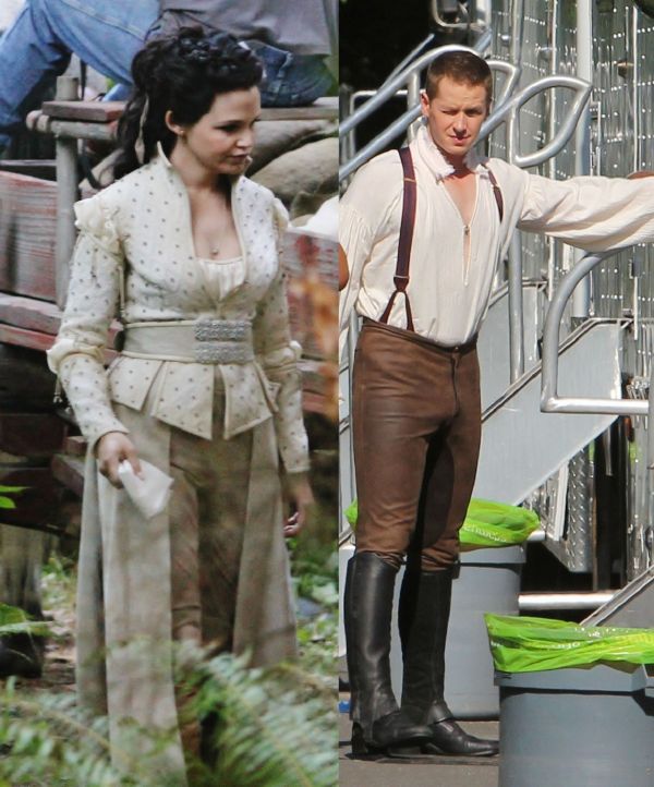 Seriálová Sněhurka a její princ během natáčení.