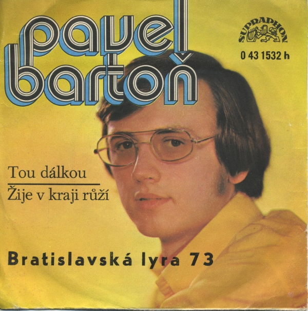 Pavel Bartoň a jeho typické brýle.
