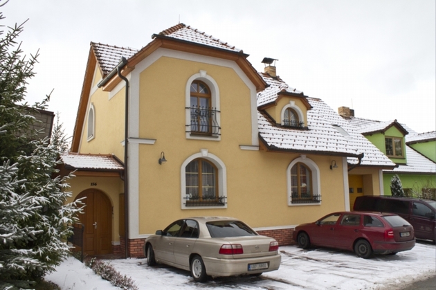 Dům se nachází na periferii Blanska.