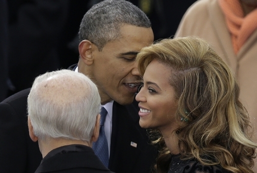 Beyoncé podporovala Obamu v předvolební kampani, zazpívala mu i na inauguraci.