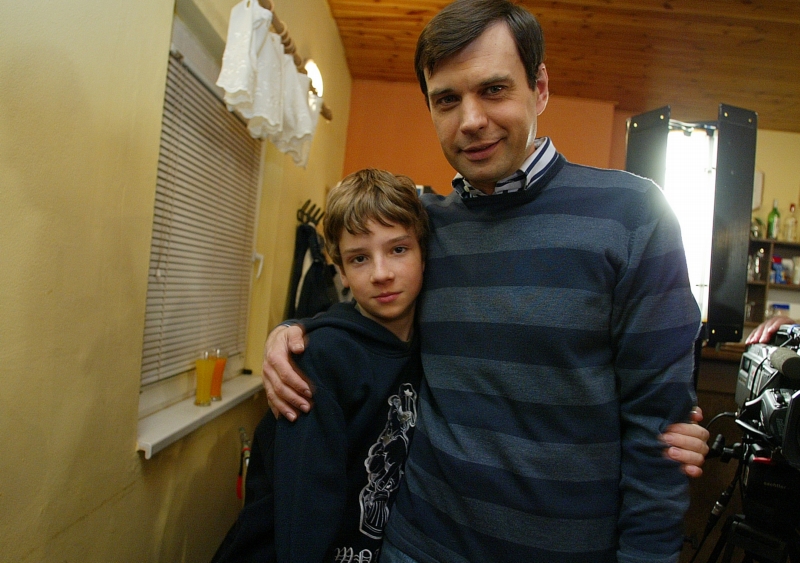 Petr Rychlý se svým seriálovým synem 2006.