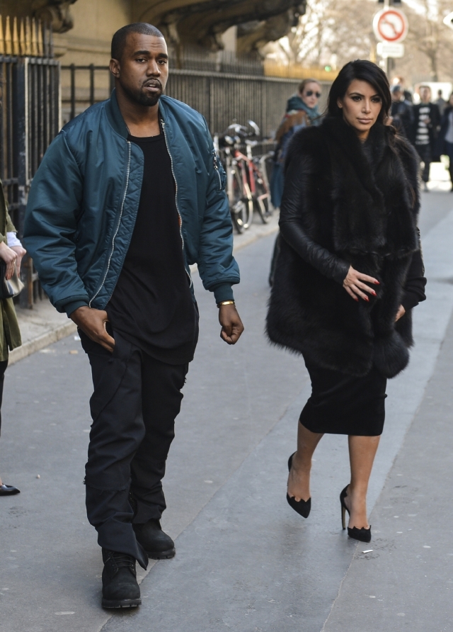 Kim teď čeká dítě s Kanye Westem. S ním měla pletky i v době, kdy žila s Humphriesem.