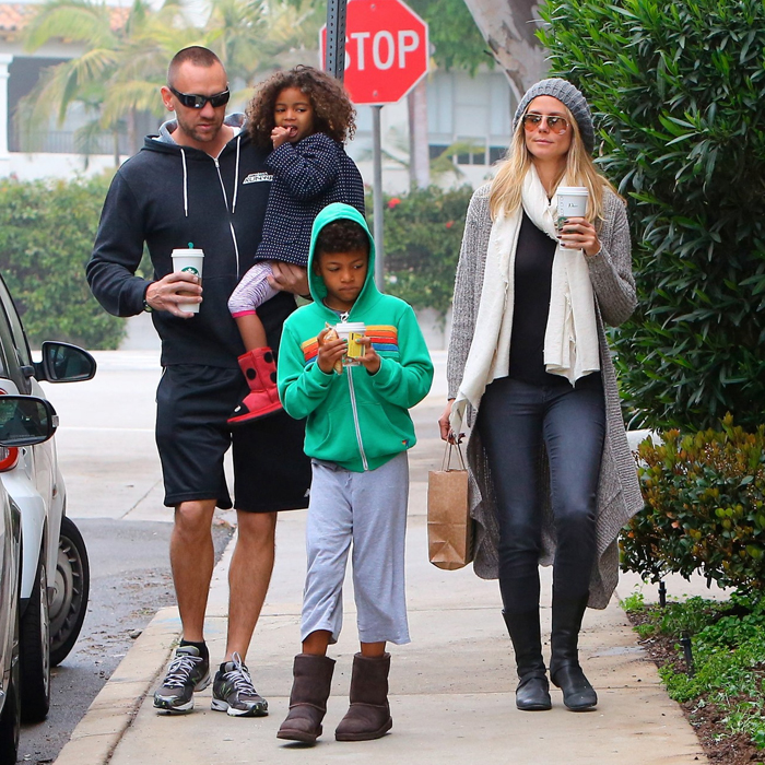 Topmodelka Heidi Klumová vyrazila v neděli na procházku. Jediný, kdo oslavil svatého Patrika zelenou mikinou, byl její syn.