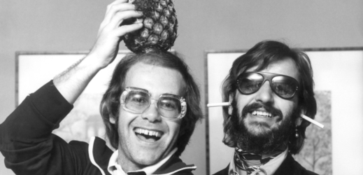 Elton a Ringo Starr v roce 1975.