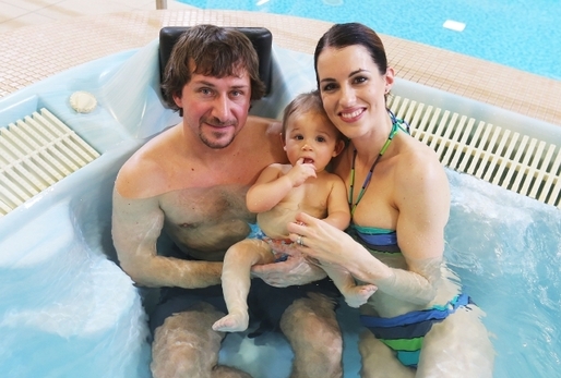 Lucie Váchová relaxuje s rodinou.