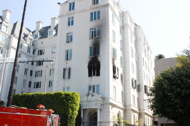 Požárem utrpěly i další čtyři bytové jednotky.