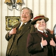 Rodina Dursleyova z filmové série o Harrym Potterovi: zleva strýc Vernon, synáček Dudley a teta Petunie.