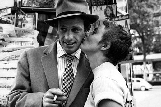 Film U konce s dechem Jeana-Luca Godarda z roku 1959 znamenal přelom v Belmondově kariéře. Snímek tzv. francouzské nové vlny dal vyniknout jeho talentu v roli šarmantního zločince. Zahrál si s Jean Sebergovou.