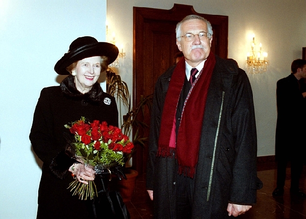 Margaret Thatcherová a Václav Klaus v roce 1999.