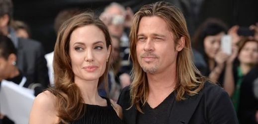 Angelina přišla Brada podpořit na premiéru snímku, ve kterém hraje.