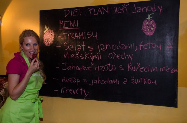 Lada Nosková představila jahodové menu.