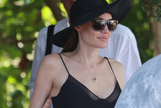 Angelina je stále stejně sexy.