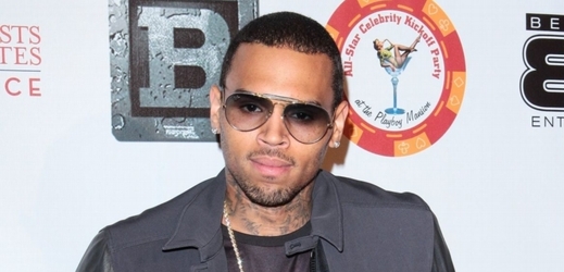 Chris Brown rád provokuje.