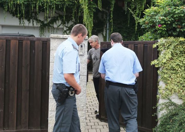 Josef Rychtář zavolal na Macuru policii.