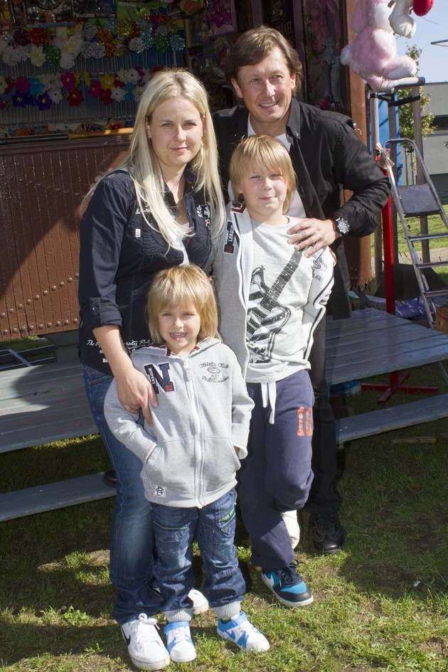 Pavel Kožíšek s rodinou.