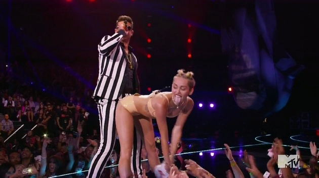 A takhle Miley.