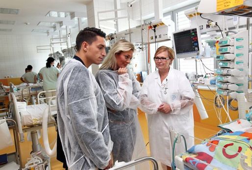 Borhyová a Hrdlička navštívili oddělení JIP dětského kardiocentra.