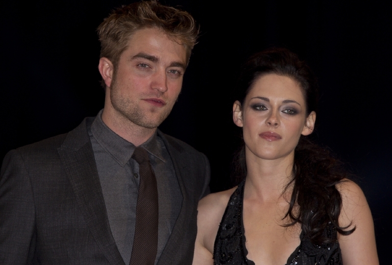 Pattinson ví, že pro něj Stewartová možná není ideální, je jí ale prý úplně posedlý.