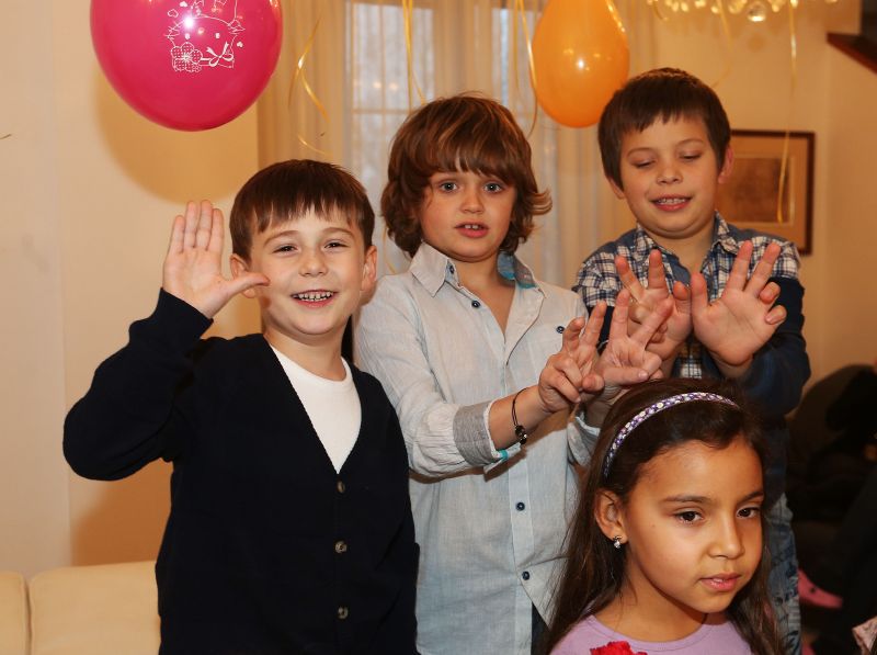 Oslavu si užil i sedmiletý Daník (uprostřed).