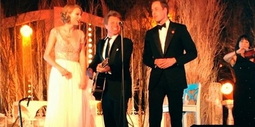 Hvězdné trio: princ William, Jon Bon Jovi a Taylor Swiftová.