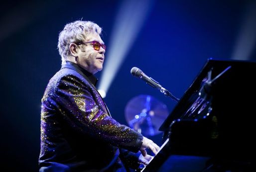 Elton John dnes dorazí do Prahy a vystoupí v O2 areně!