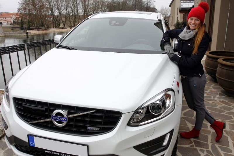 Klára a její nové Volvo.
