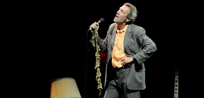 Herec a zpěvák Hugh Laurie.