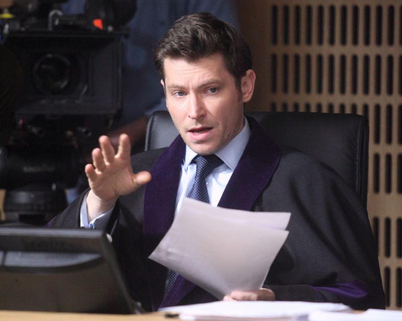 Až jednou Davida přestane bavit herectví, mohl by se vrhnout na profesi soudce!