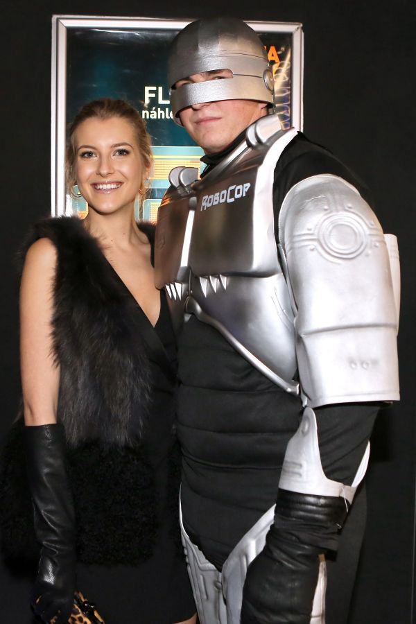Na premiéru dorazila i modelka Jitka Nováčková, která se s RoboCopem nechala hned vyfotit.