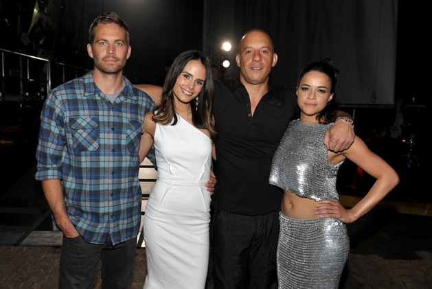 Walker s filmovými kolegy. Jordanou Brewsterovou, Vinem Dieselem a Michelle Rodriguezovou.