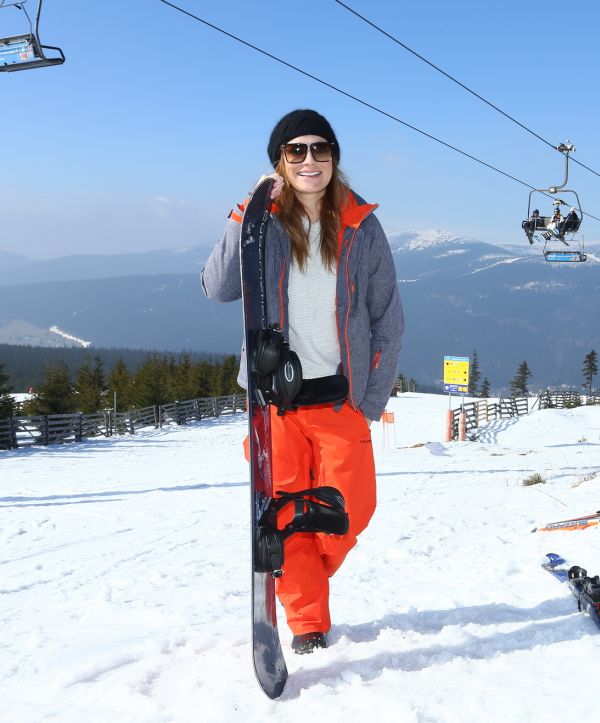 Alena má raději lyže, na snowboard ale také čas od času vyrazí.