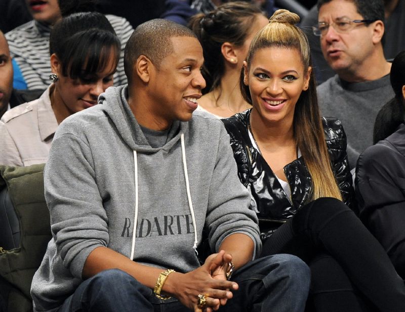Jay-Z váhá, zda jít Kanye Westovi za svědka