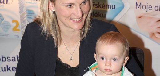 Barbora se svým maličkým synem Jankem. 