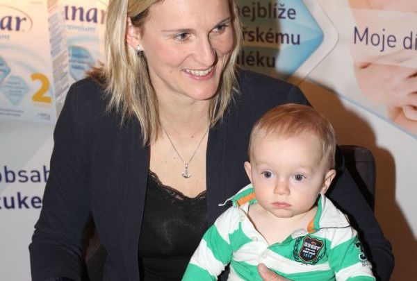 Barbora se svým maličkým synem Jankem. 