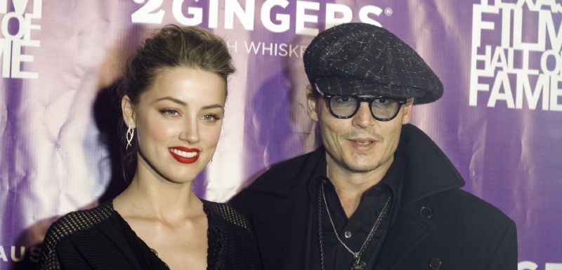 Johnny Depp a Amber Heardová se zasnoubili