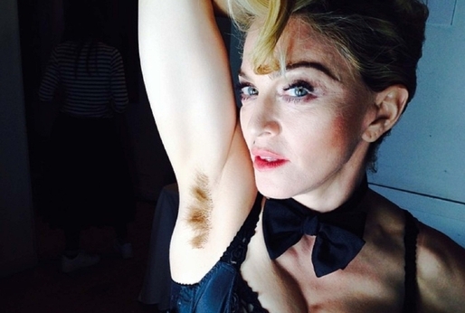 Madonna holení už neřeší.