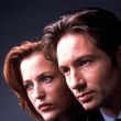 Gillian Andersonová a David Duchovný alias Mulder a Scullyová ze seriálu Akta X